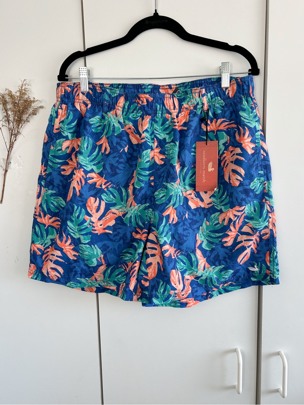 Southern Marsh Men's Blue Tropical Print Swim Trunks • Size Medium